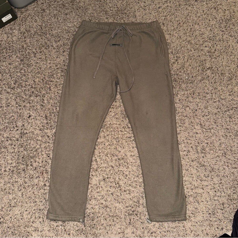 Fear of God Essentials Polar Fleece Pants SS2020 Collection Men’s Size Large‎